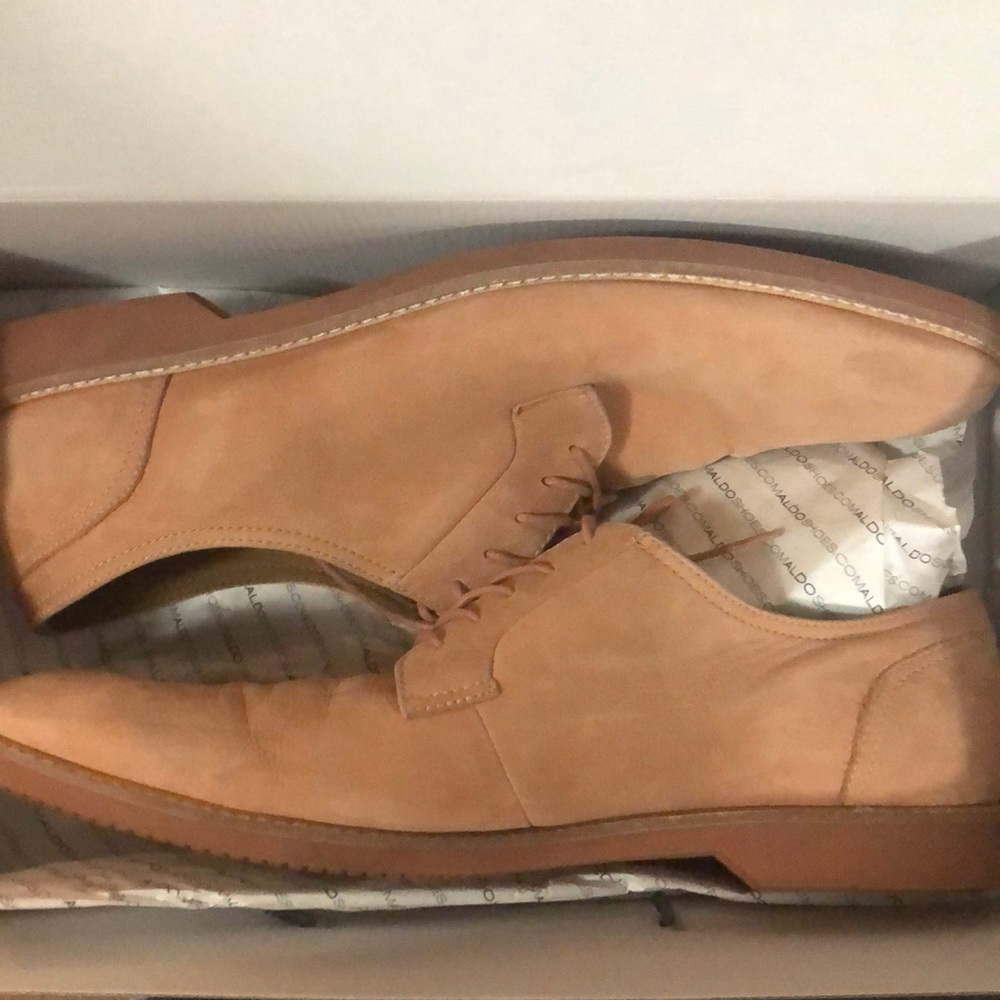 Also dress shoe. Dusty pink color